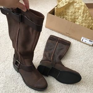 New in box UGG boots size 7